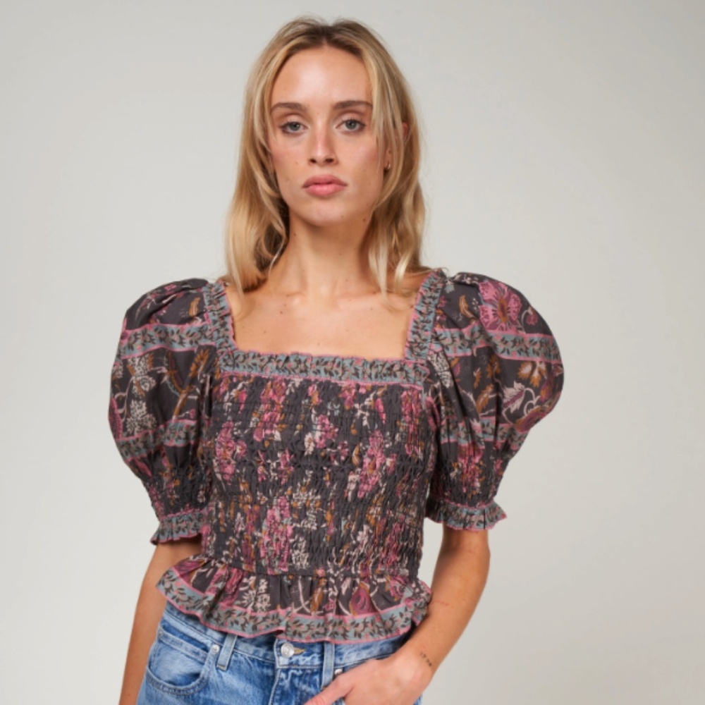 🌸 Sea New York Tess Smocked Top – Size S